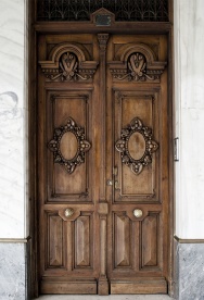 Входная уличная дверь из массива 1-55 Vinchelli, фото