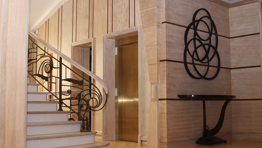 Лестница в итальянском стиле от Vinchelli для проекта Усово Московская обл