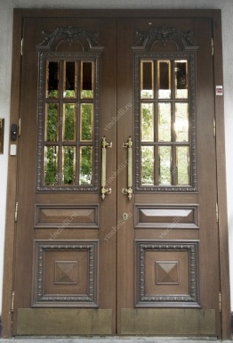 фото Входные двери из дуба Входная дверь с резьбой 1-28