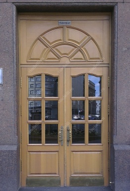 фото Противовзломные уличные двери Дверь входная уличная из массива 1-60