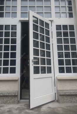 фото Противовзломные уличные двери Противовзломная белая входная дверь 7